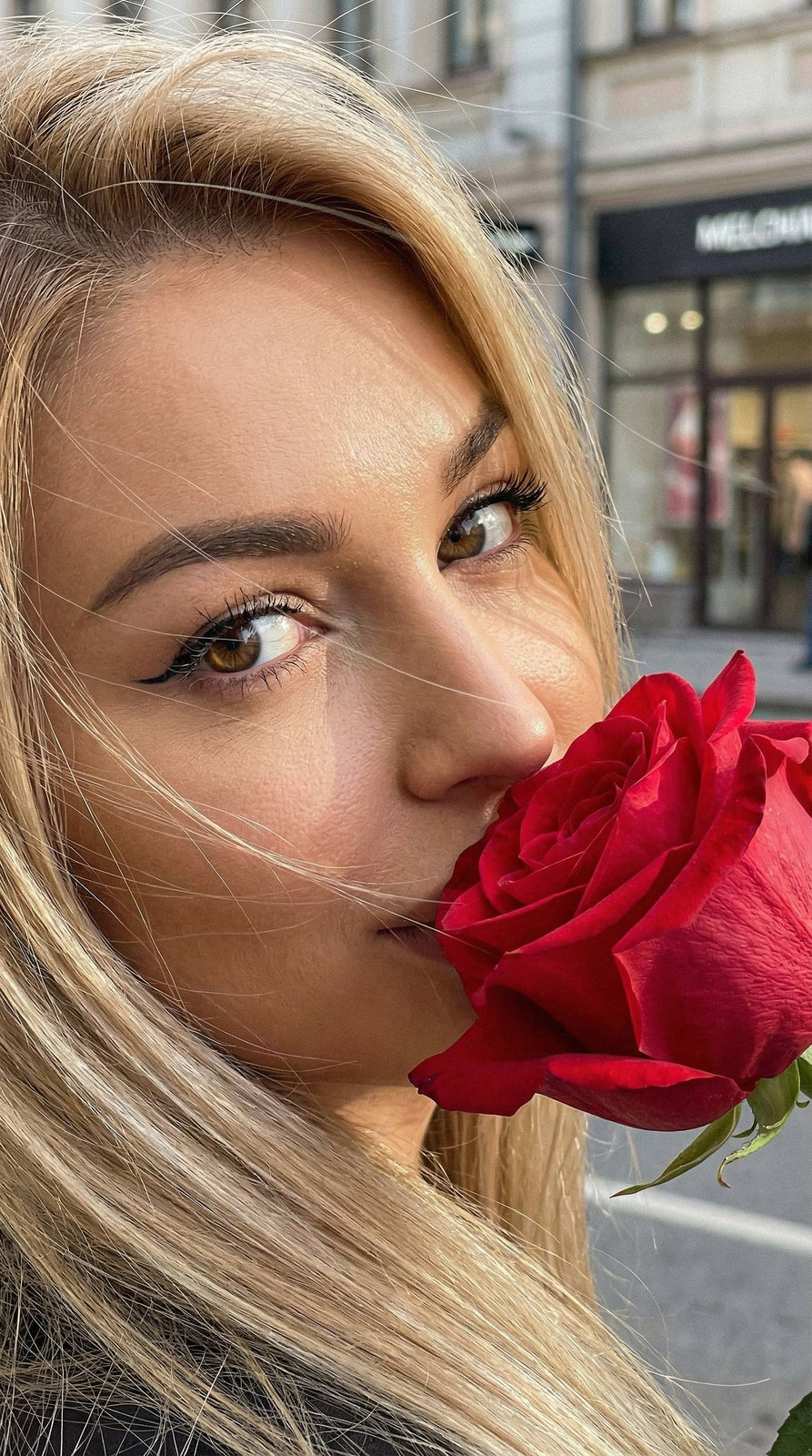 Realistic Cinematic Close Up Girl Rose City
