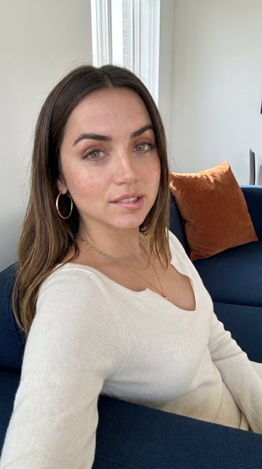 Modern Sofa Gold Jewelry Knit Top Selfie