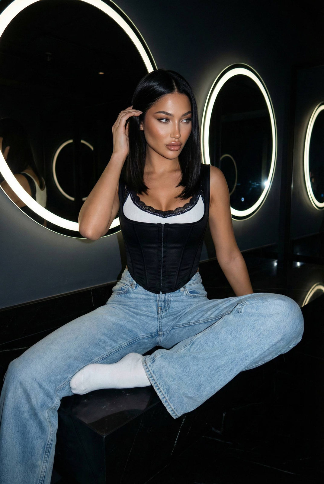 Woman Lounge Mirrors Relaxed Fashion 8k