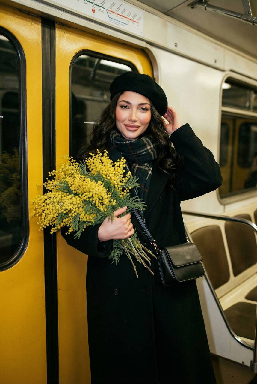 Subway Mimosa Portrait Realistic Street