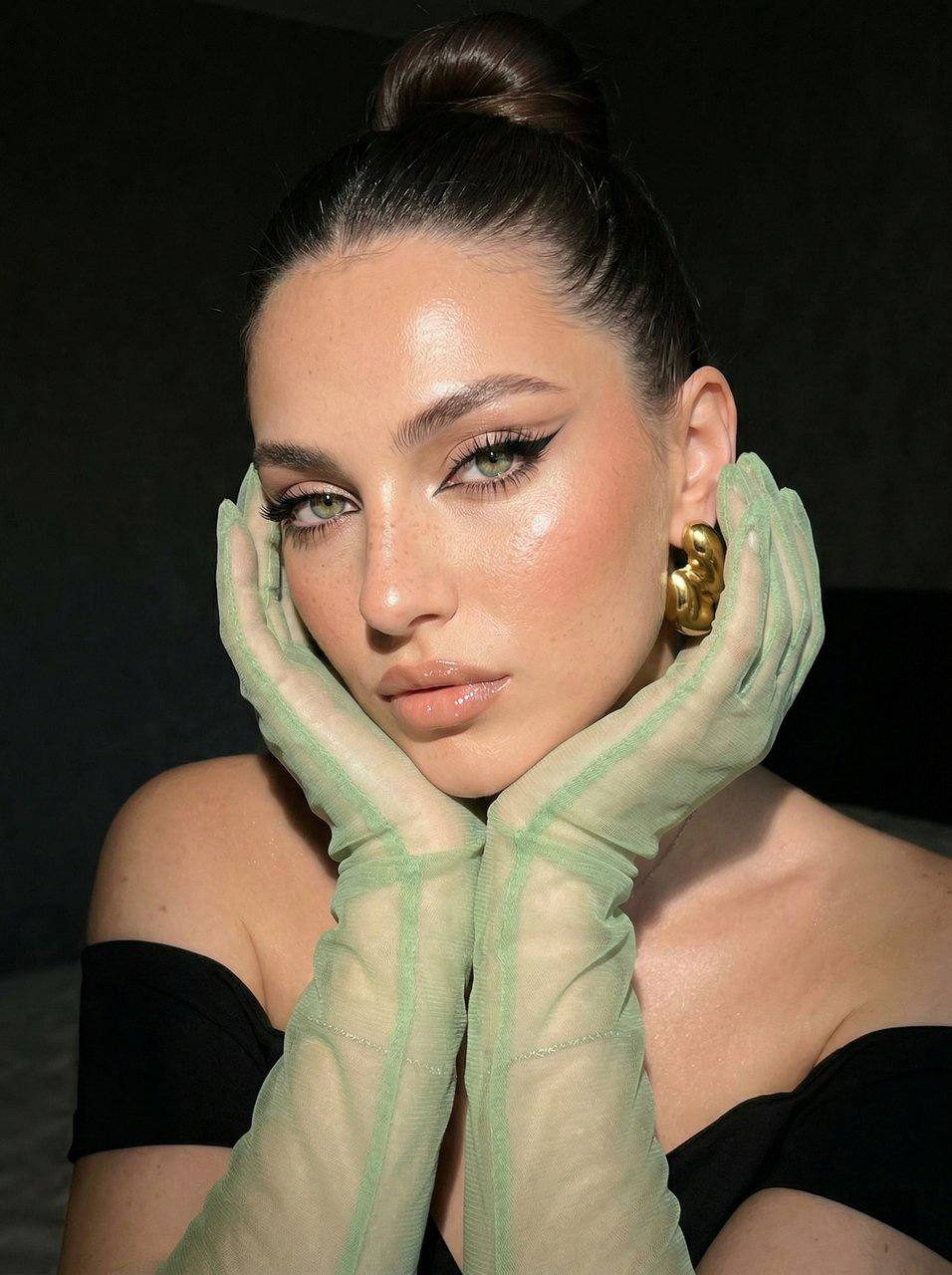 Glamorous Portrait Girl Makeup Hair