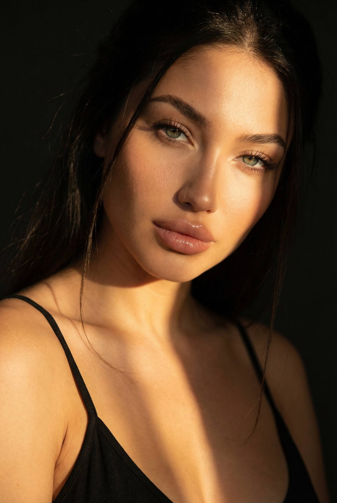 Dramatic Sunlight Beauty Portrait Dark Background