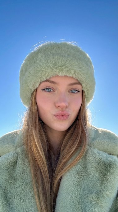 Supermodel Playful Wonder Azure Sky Iphone 15 Pro