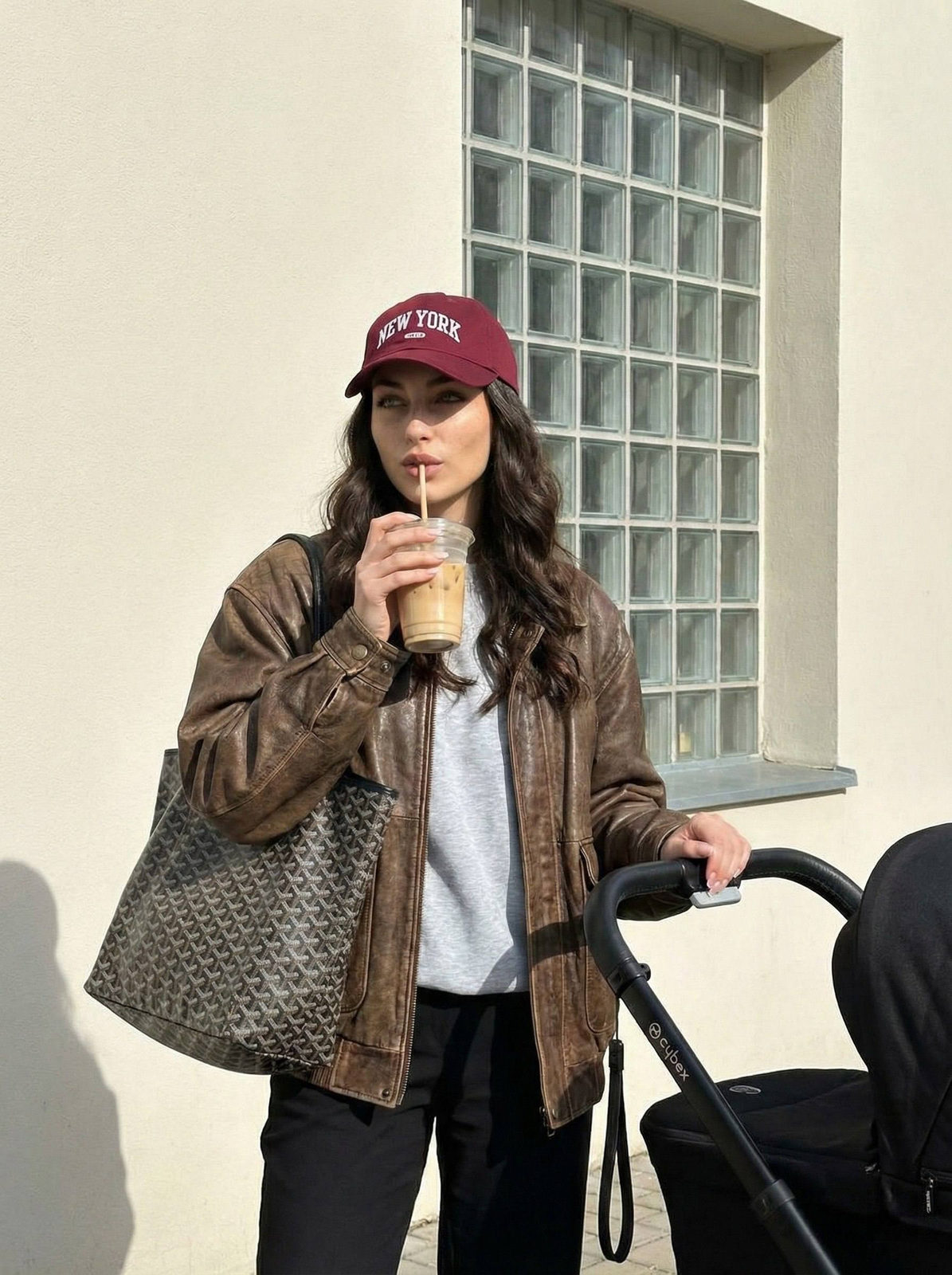 Stylish Off Duty Mom Street Scene