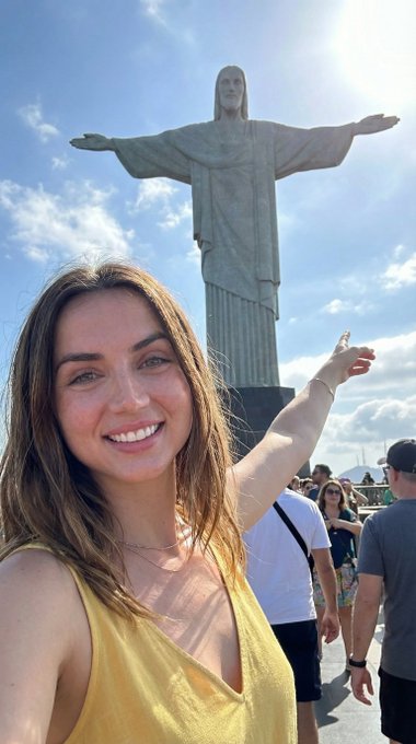 Selfie Christ The Redeemer Rio