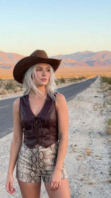 Desert Road Cowboy Hat Outfit Warm Light