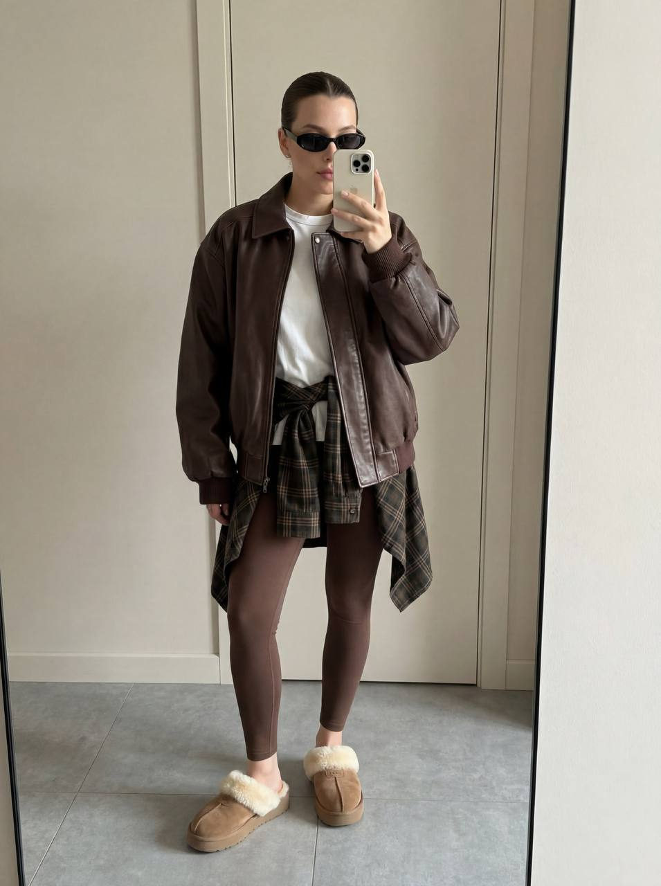 Young Woman Brown Layered Streetstyle Selfie