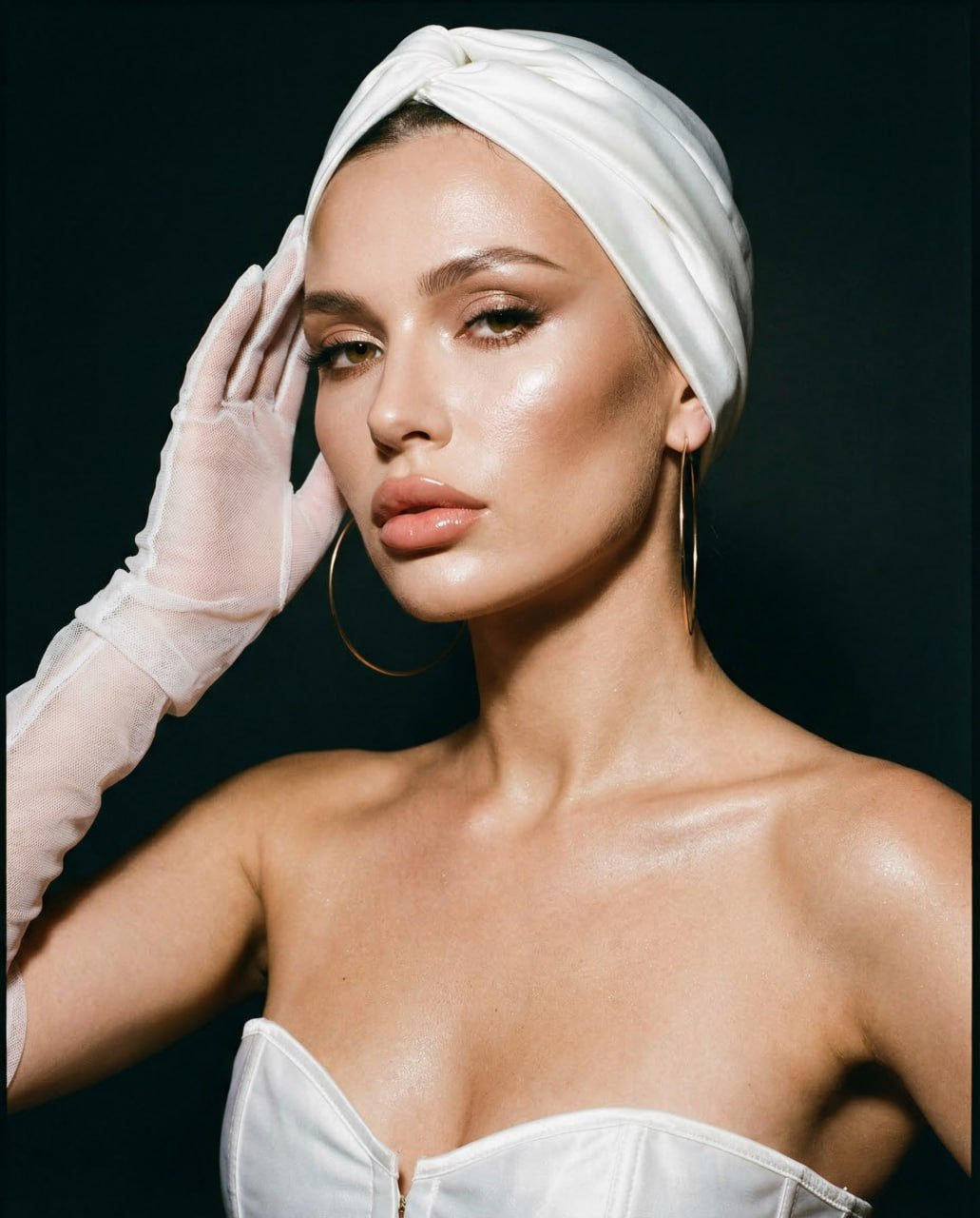Realistic Glamour Studio Portrait Woman